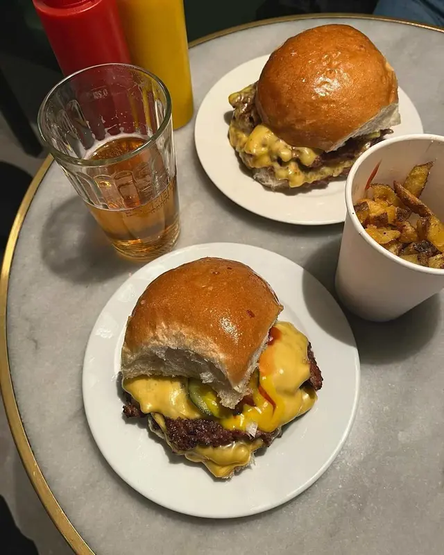 Antonia’s Burger Balmes — foto 8