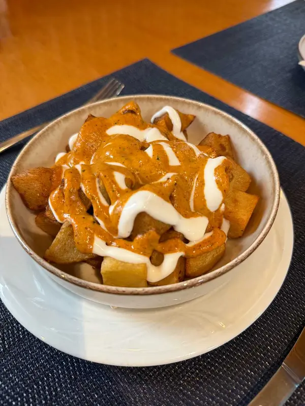 Patatas bravas can trencadís