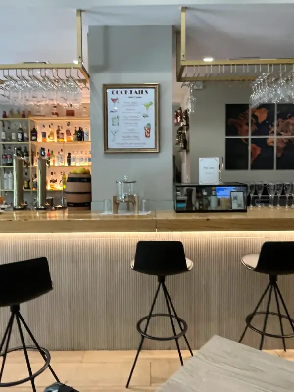 Petit Azca. Bernabéu - Bar Restaurante con Terraza en Madrid — foto 6
