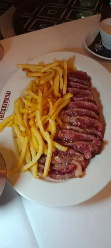 Entrecót (500g) estilo `tagliata’ con patatas fritas