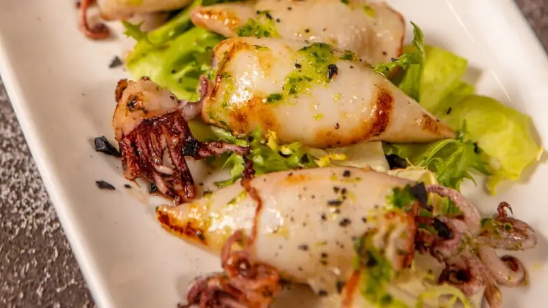 Calamarcitos a la plancha con ajo y perejil