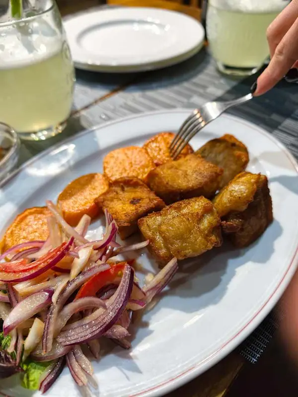 Comida Peruana Lamburguesa — foto 4