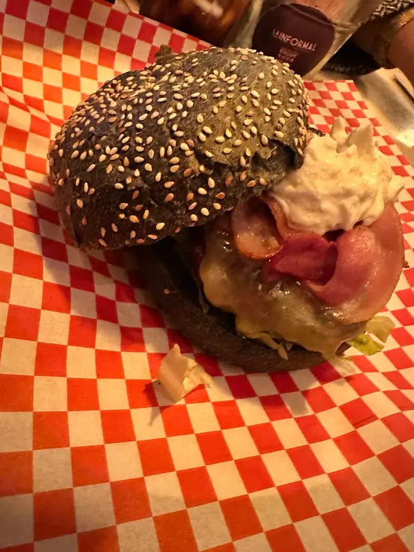 Hamburguesería La informal — foto 9