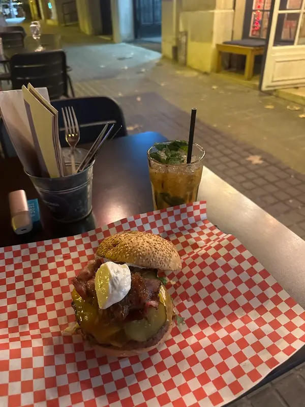 Hamburguesería La informal — foto 8