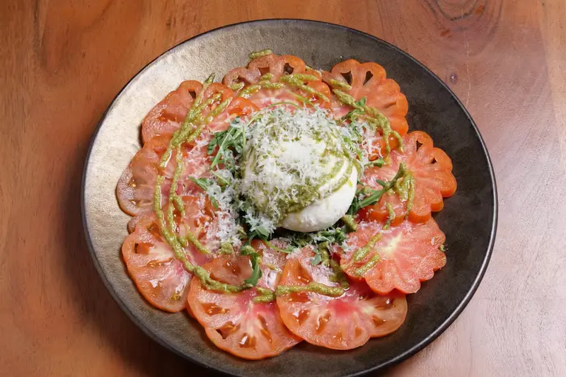 Tomate con burrata