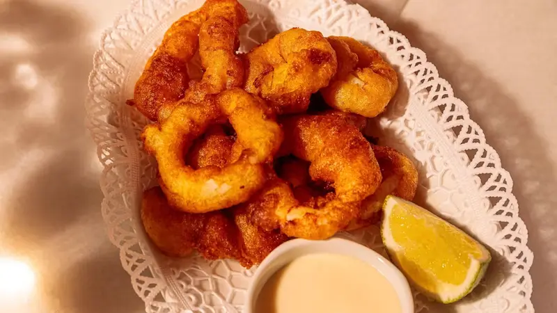 Calamares frescos rebozados