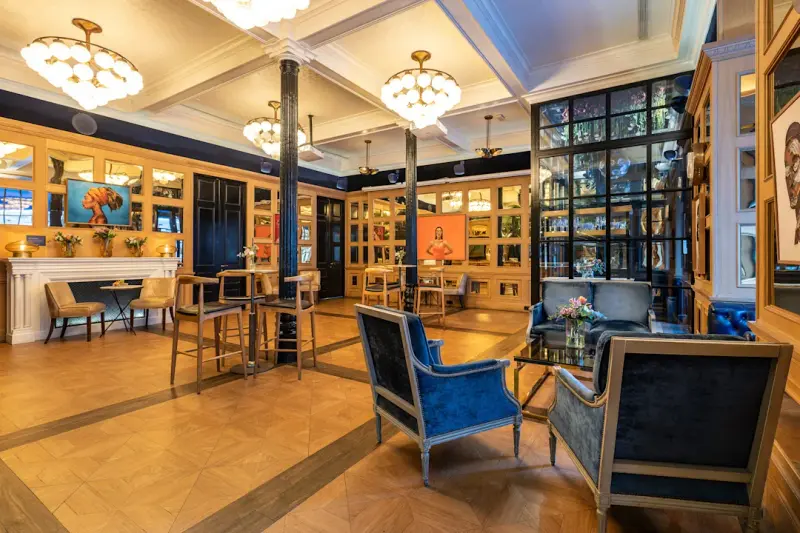YOUNIQUE Arts Club at Only YOU Boutique Hotel — foto 5