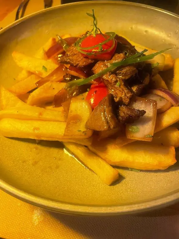 Lomo saltado