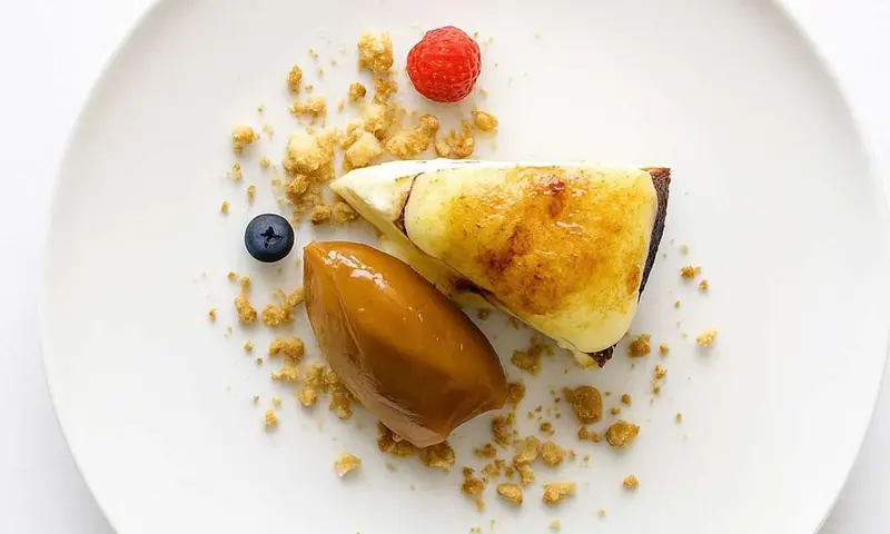 Nineteen Restaurant - Olivia Plaza Hotel