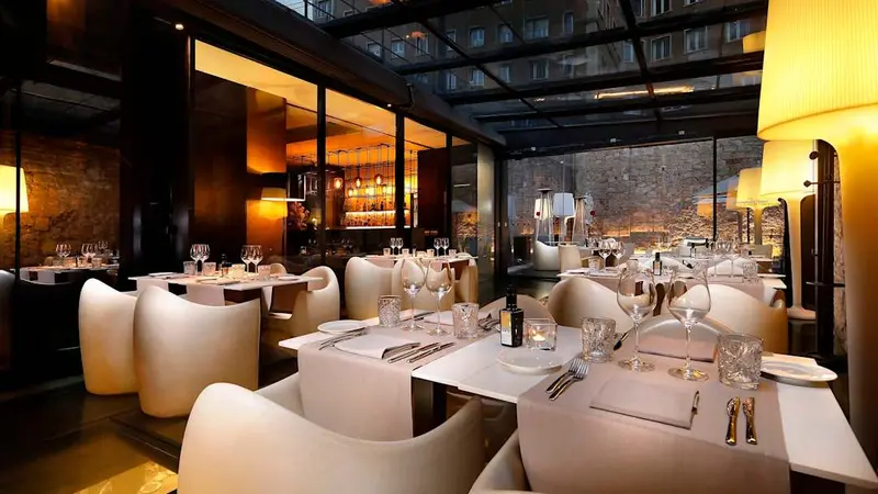 Nineteen Restaurant - Olivia Plaza Hotel — foto 2