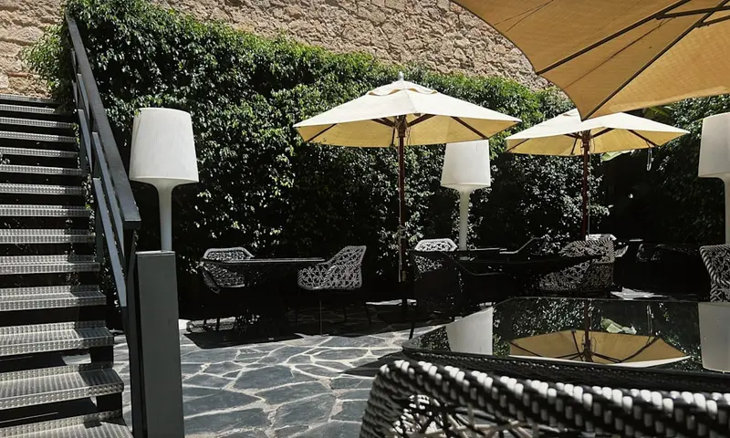 Nineteen Restaurant - Olivia Plaza Hotel — foto 8