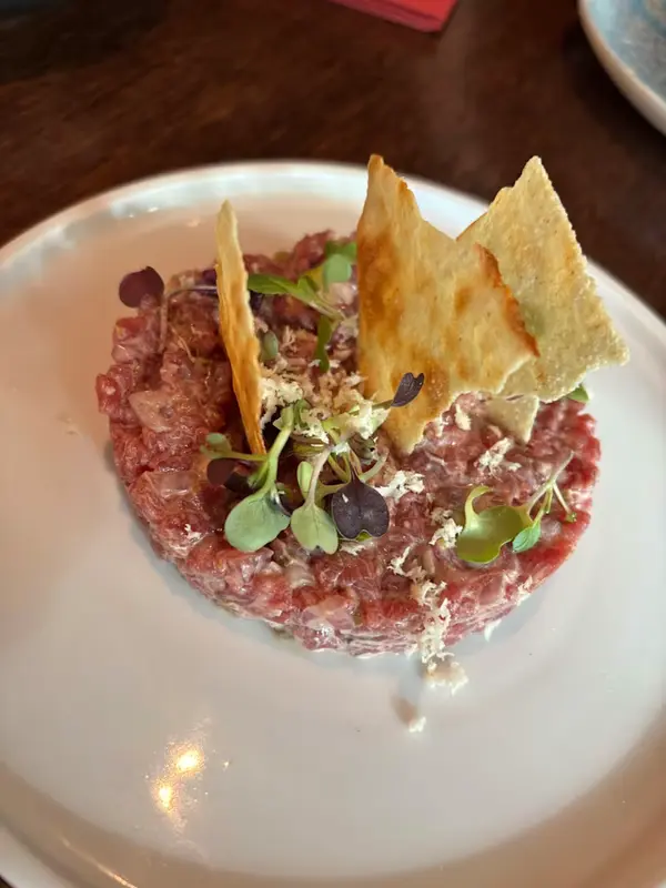 Tartar de ternera cortado a cuchillo