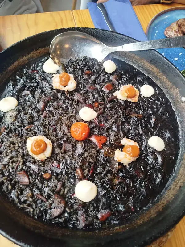 Arroz negro con sepia
