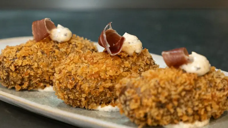 Croqueta trufada de pollo y setas