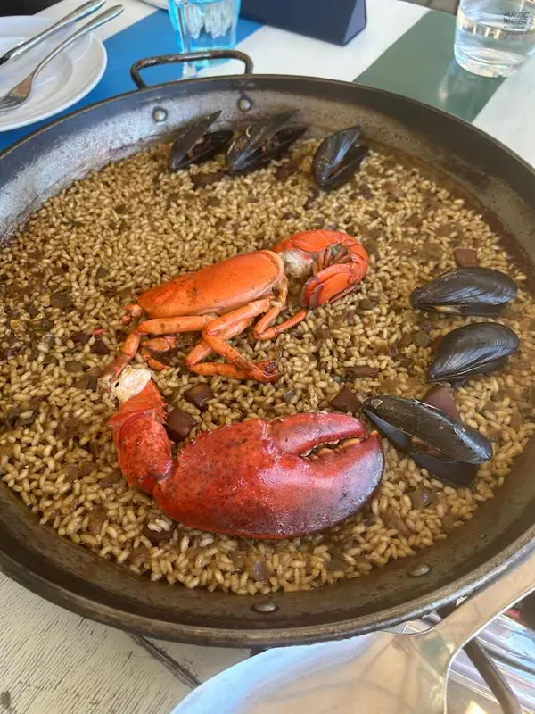 Arroz caldoso o paella de bogavante