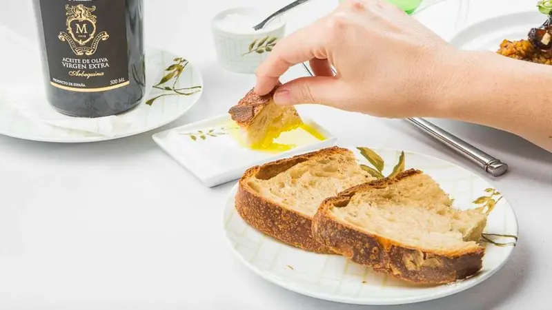 Servicio de pan y complementos