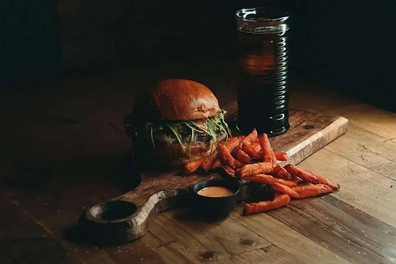 Pink Buda Burger — foto 7