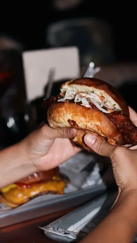 Pink Buda Burger — foto 8