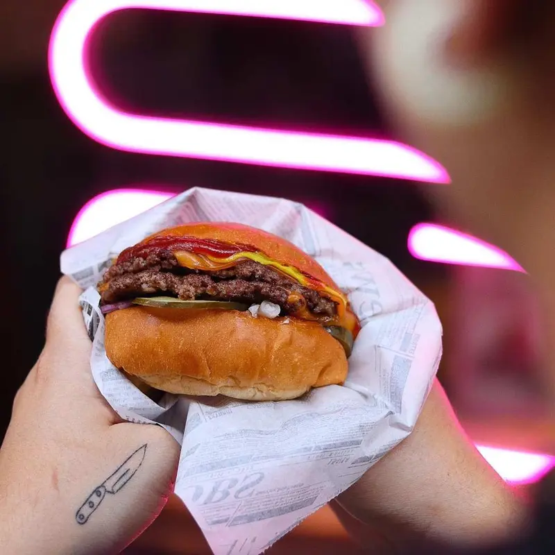 Pink Buda Burger — foto 9