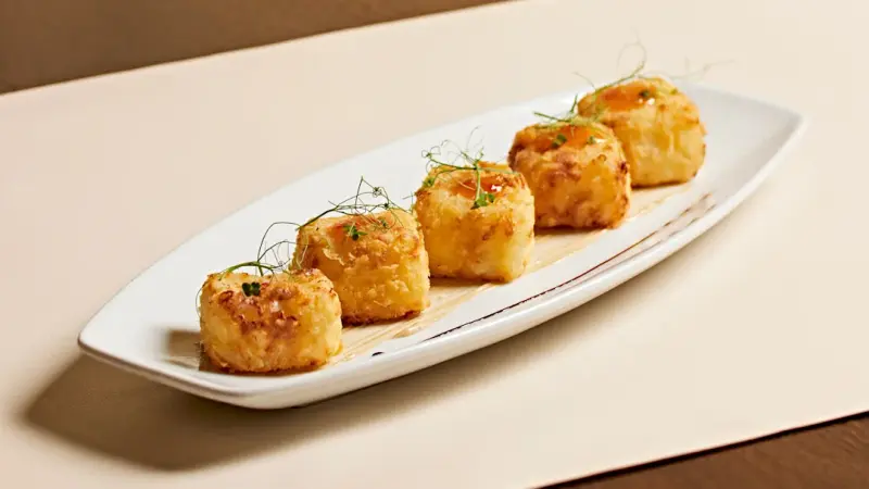 "Dadinhos" de Tapioca y Idiazabal con Salsa de Guindilla y Miel