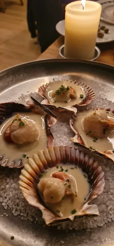 Zamburiñas a la brasa con salsa thai