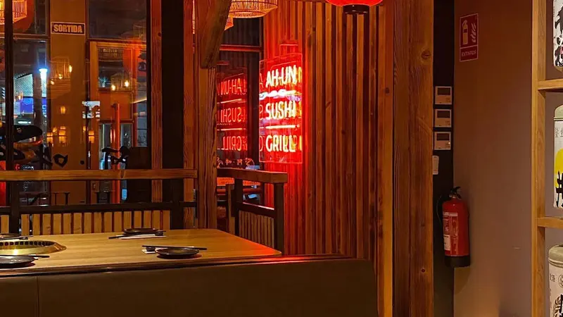 AH-UN Balmes Japanese BBQ & Sushi Bar — foto 2