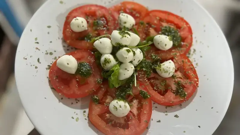 Tomate y queso feta