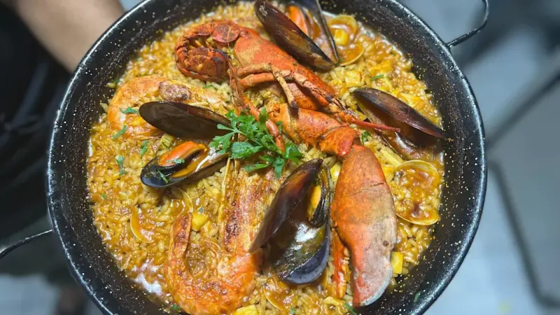 Paella de bogavante