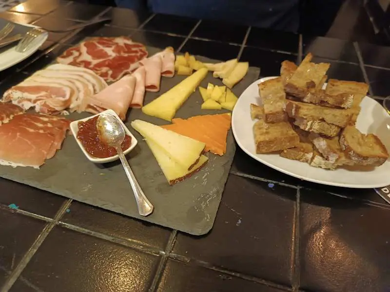 DER Bar - Drink, Eat, Repeat — foto 4