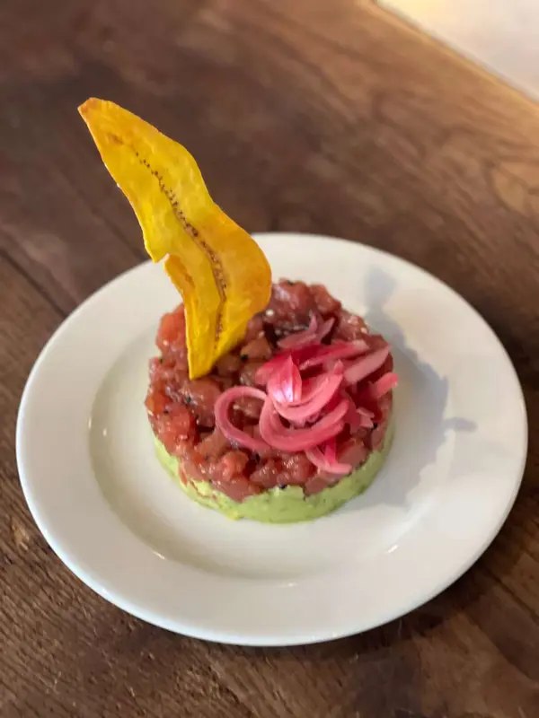 Tartar de atún con guacamole