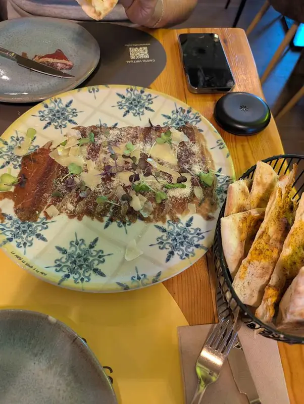 La Famiglia se sienta a la Mesa - Paseo de la Castellana 257 — foto 7