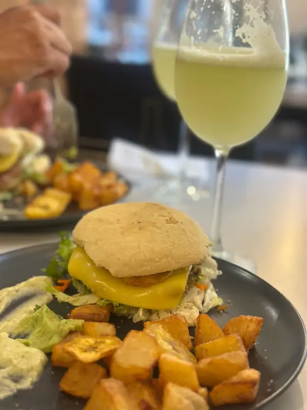 Mango and Caoba — foto 10