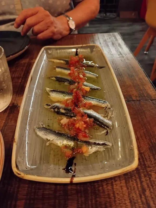Boquerones con vinagreta