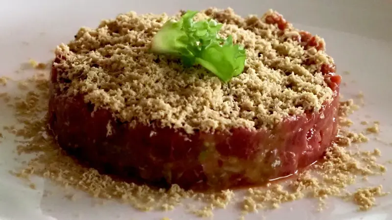 28. Steak tartar