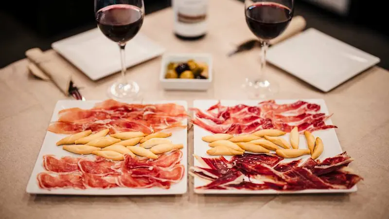 Enrique Tomas Sagrada Familia  - Tienda Jamon Gourmet — foto 2