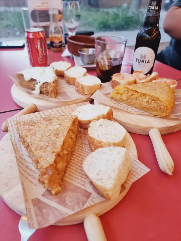 BAR LA NATA, especialistas en croquetones y tortillas — foto 4