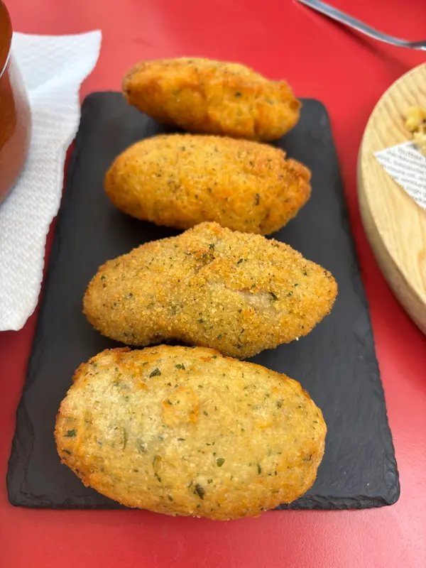 BAR LA NATA, especialistas en croquetones y tortillas — foto 10