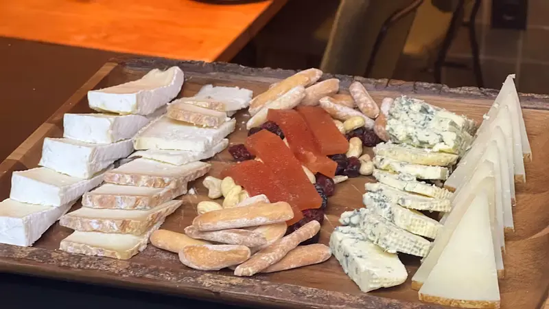 Tabla de 4 quesos (oveja,payoyo,brie, azul)